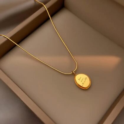 Stillness Still – Dainty Locket Necklace for Meaningful Moments