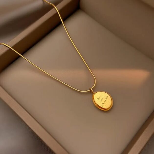 Stillness Still – Dainty Locket Necklace for Meaningful Moments